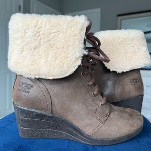 UGG Zea Wedge Ankle Boots Size 6